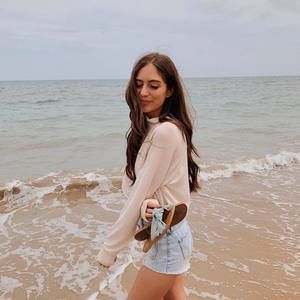 Meet your Posher, Kayley